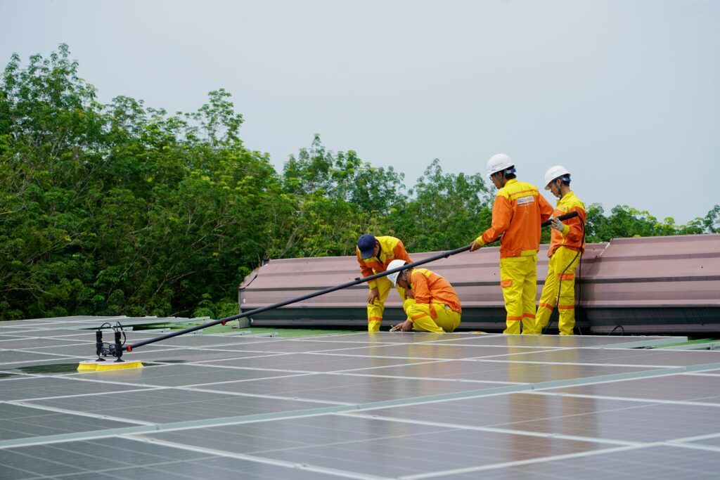 paneles solares mantenimiento